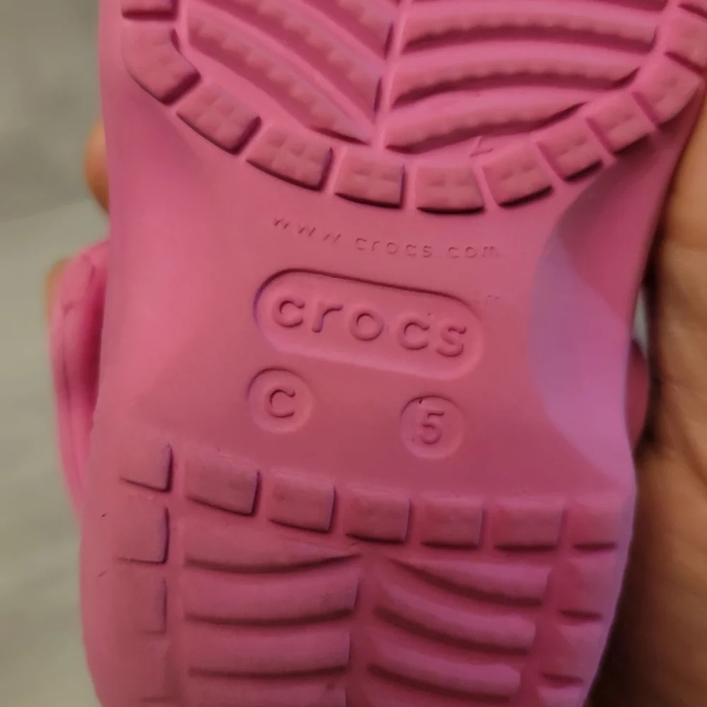 CROCS bright pink